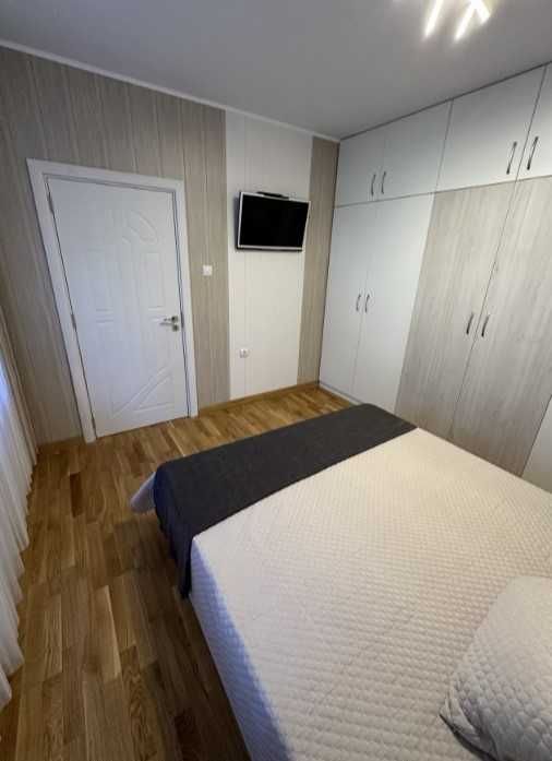 Дава се под наем Тристаен апартамент в София, Център - 100 кв.м за 1100 € - Снимка #4