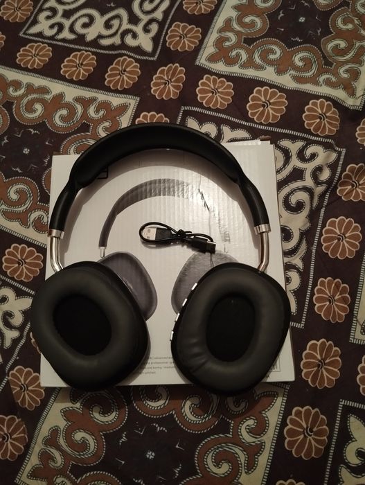 Продам беспроводные наушники