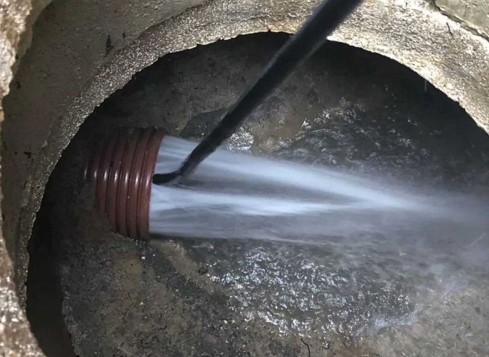 Канализация тозалаш   Чистка канализации мощным аппаратом