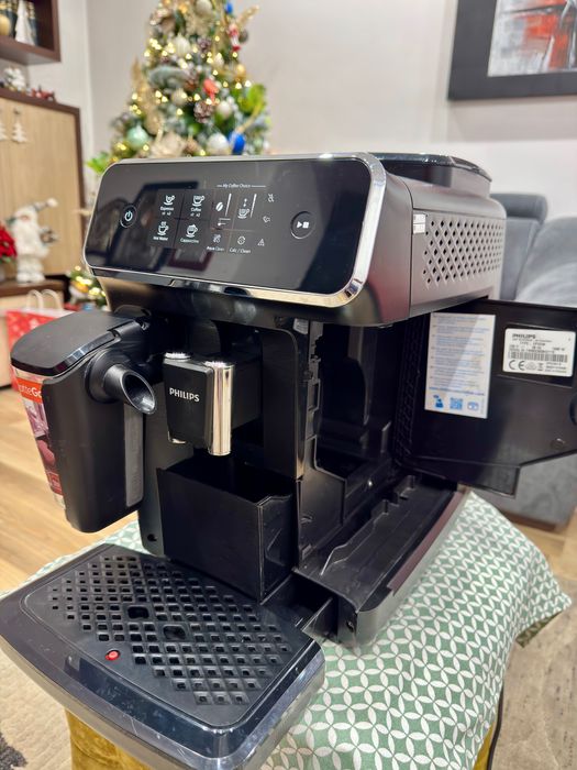 Espresor automat Philips sera 2200 LatteGo EP 2230/10