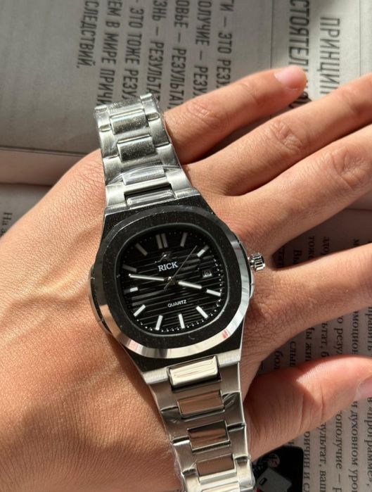 Стильные мужские часы