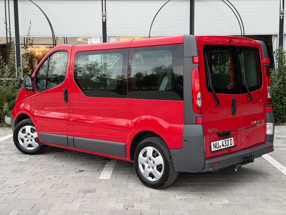 Opel Vivaro | Pilot Automat | 9Locuri | Clima | Carlig|Euro5|