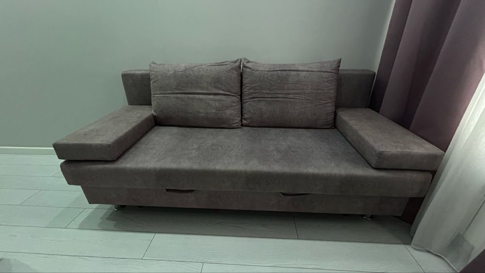 Диван.                     .