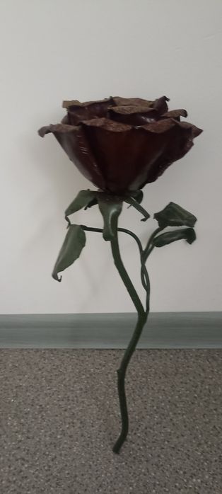 Продам розу металлическая ручной работы
