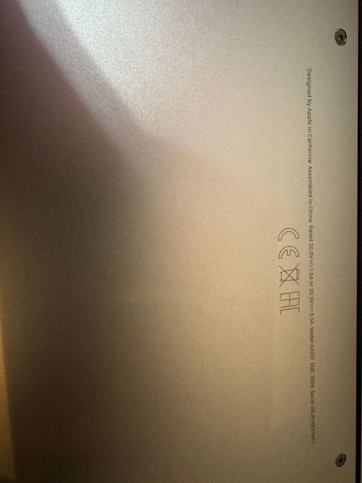 Продам Mac Book.