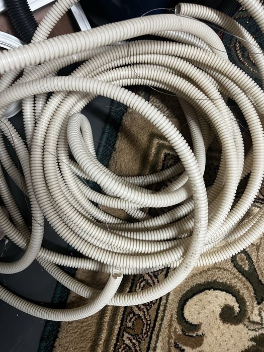 Гофрированный шланг для  кабеля