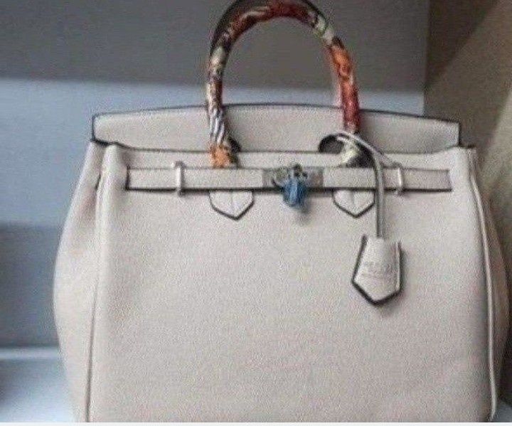 Geanta nude,dimensiune mare(40cm L,France, saculet, etichetă
