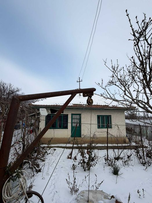 Vând casă la țară Sărulești Sat – curte mare, aproape de București