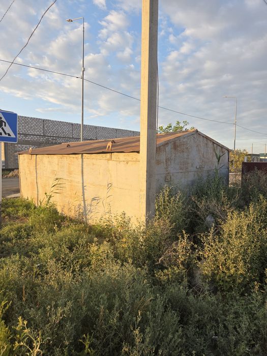Продам металический Гараж