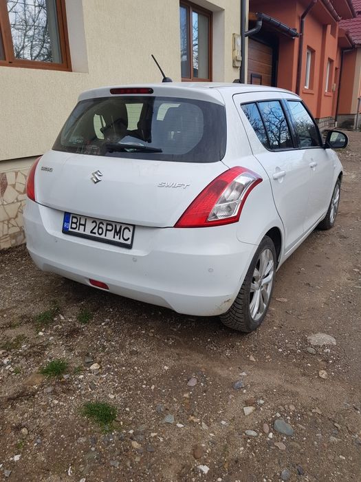 Vând Suzuki Swift