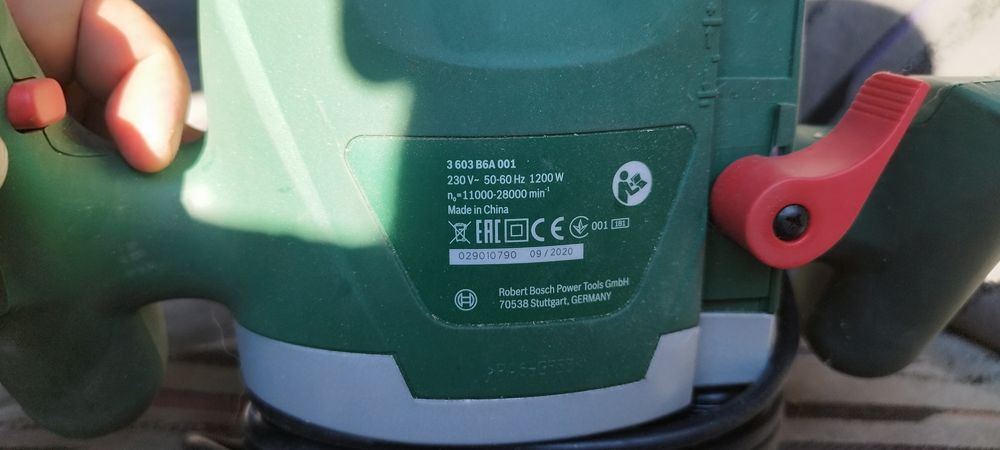 Продам ручной Фрейзер Bosch