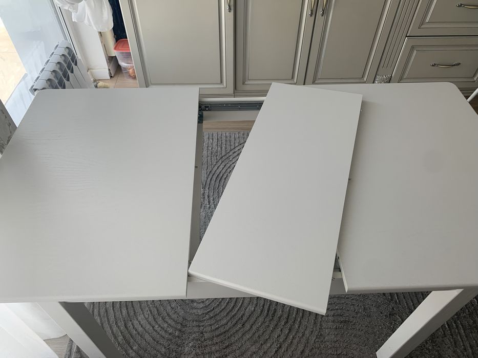 Кухонный стол, почти новый