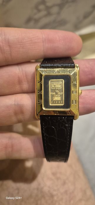 Дамски часовник  със златен циферблат 24к.