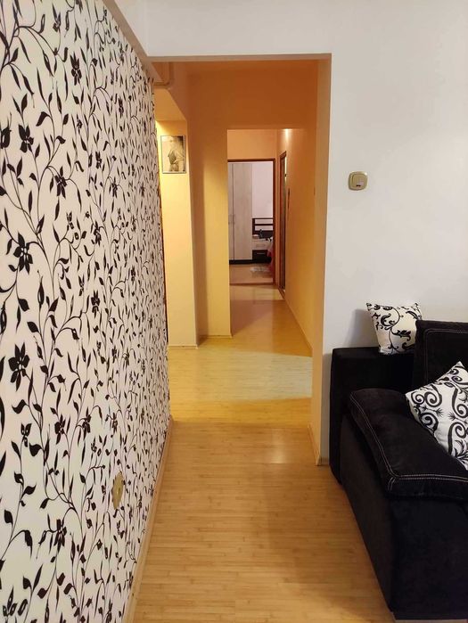 Vand apartament 3 camere