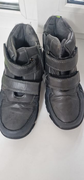 Продам детскую обувь