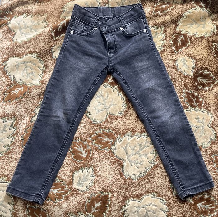 Продам джинсы детские