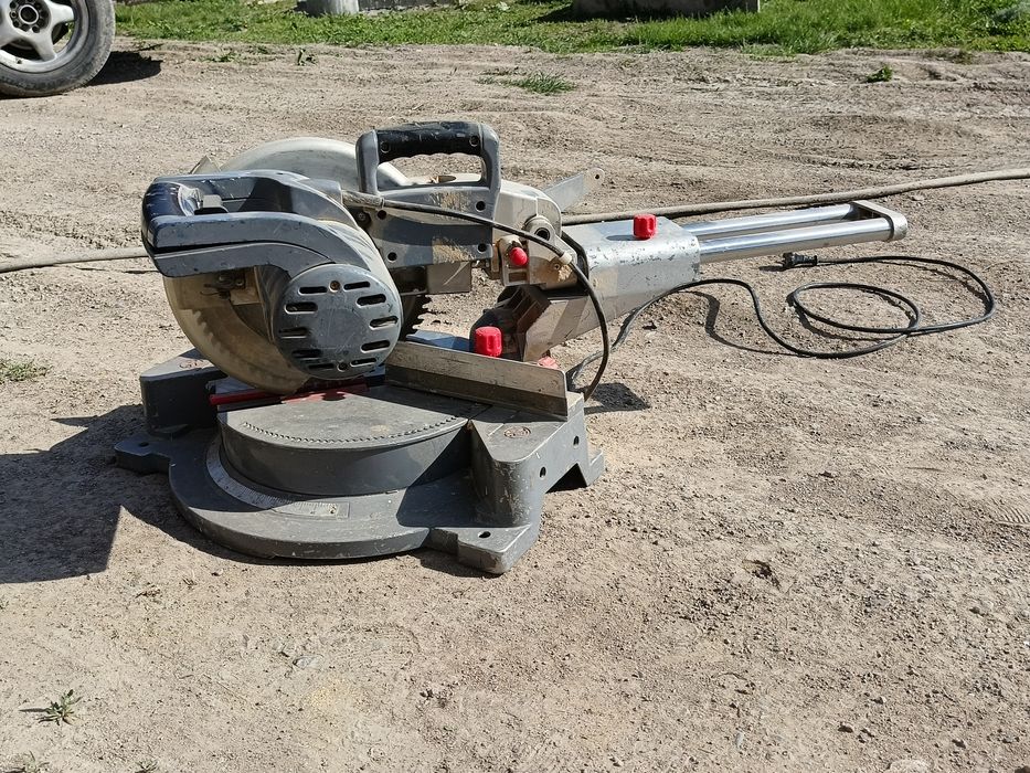 Углорез (сустла, торцовочная пила )