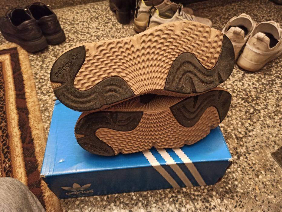 Маратонки адидас