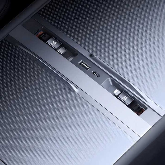 USB Хъб Tesla Model 3 2021–2023 / Model Y 2021–2024 (125W Fast Charge)