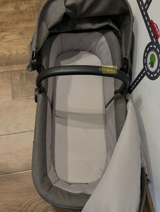 Cybex Priam Platinum – комплект с кош за новородено и седалка