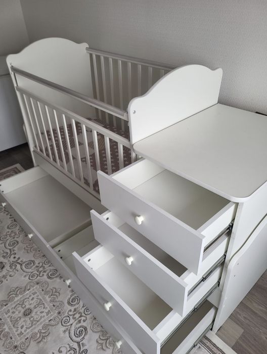 Продам детскую кроватку 3 в 1