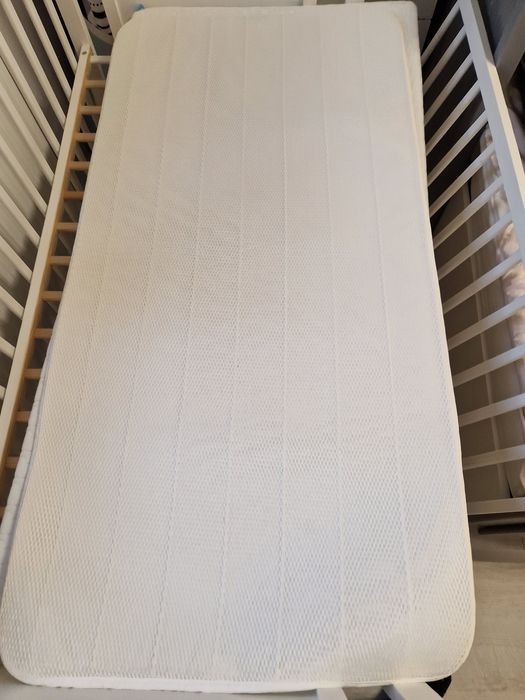 Pătuț de lemn bebe