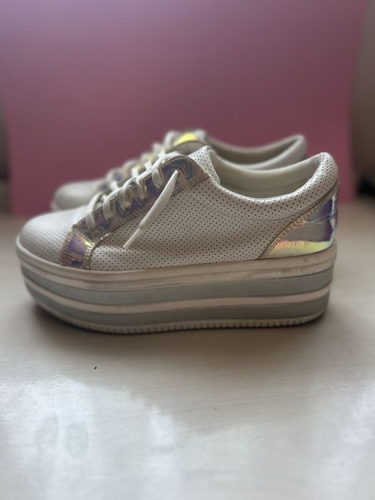 Дамски кецове на висока подметка