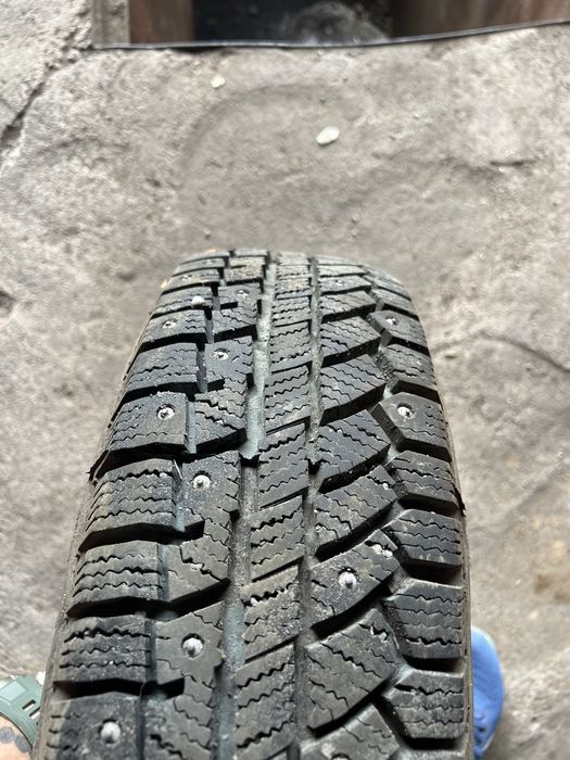 Продаеться резина 175/70 R13  4/98 Зима