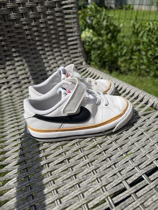 Продавам детски обувки Nike