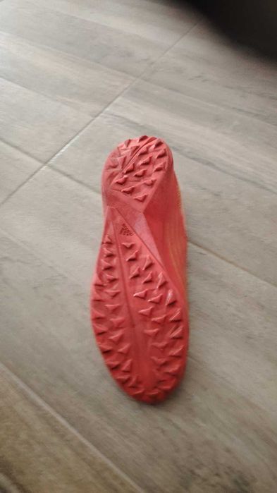 Pantofi de fotbal