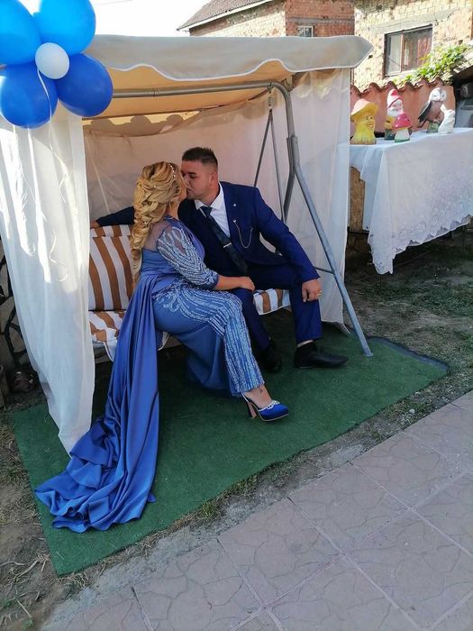 Рокли официални  за поводи