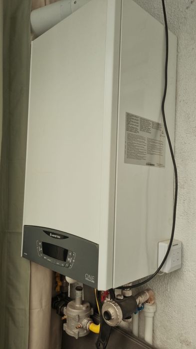 Apartament 2 camere decomandate – prima închiriere: Lăpuș - Argeș