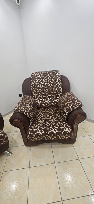 Продам 4 мягких кресла