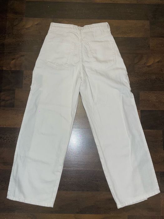 blugi BERSHKA albi cu fluturi din cristale 32