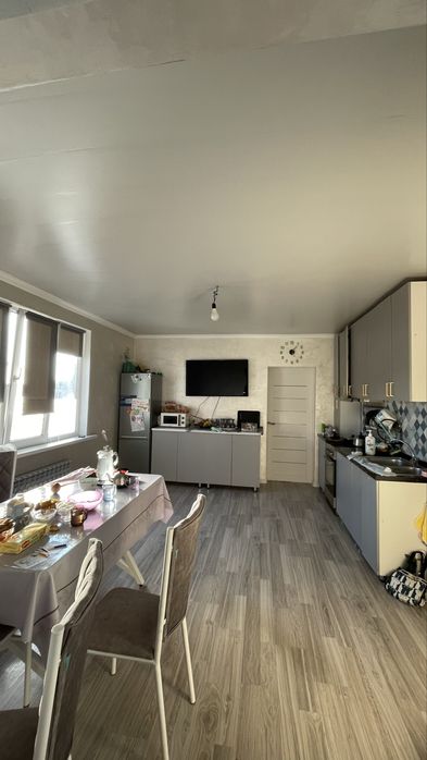 Участок с времянкой