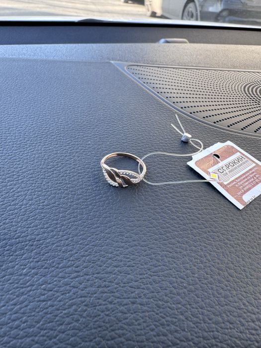 Продам кольцо золотое