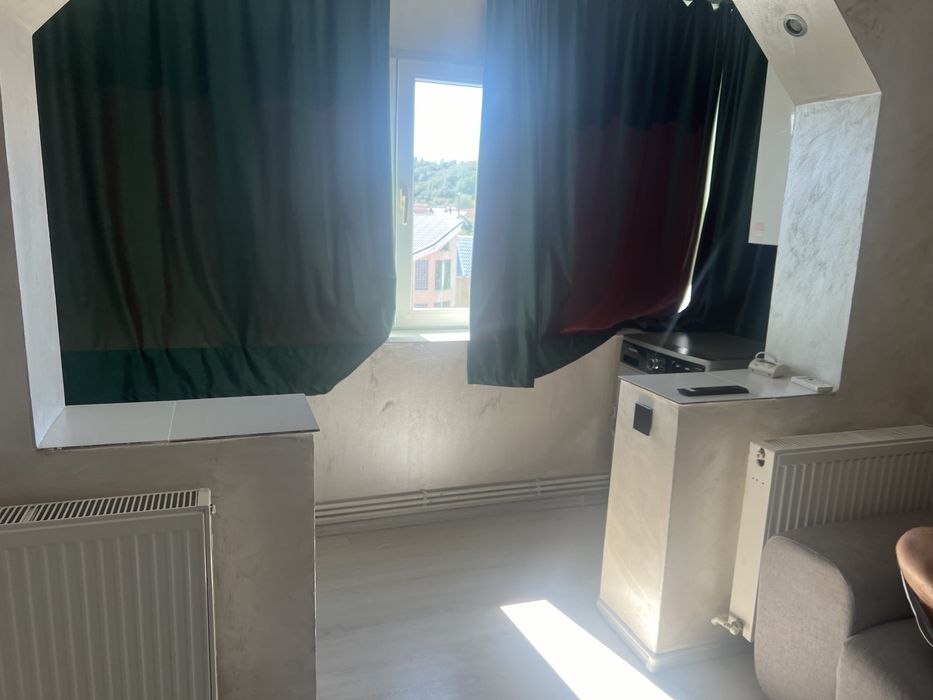 Apartament oferit spre inchiriere….whatsapp