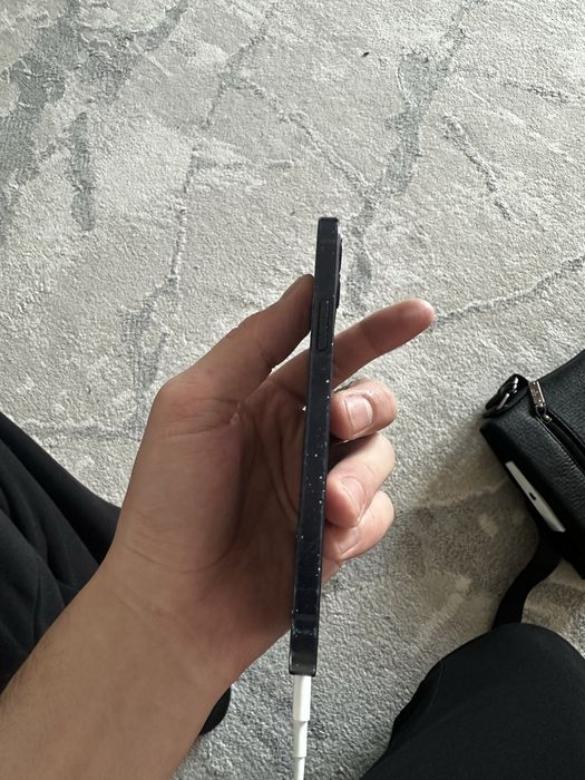 Продам айфон 12 64гб