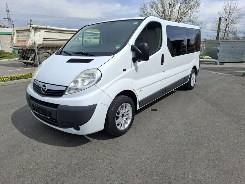 Opel Vivaro Lung - 2010 - 8+1 Locuri - 2.0 CDTI 115CP - Clima fata-spate!