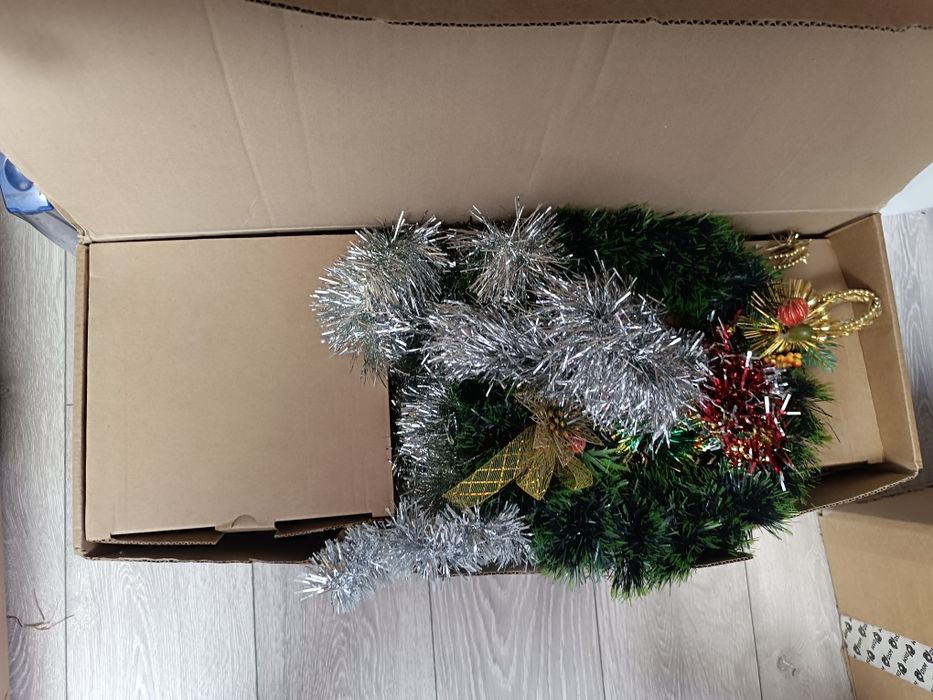 Новогодняя ёлка  с игрушками