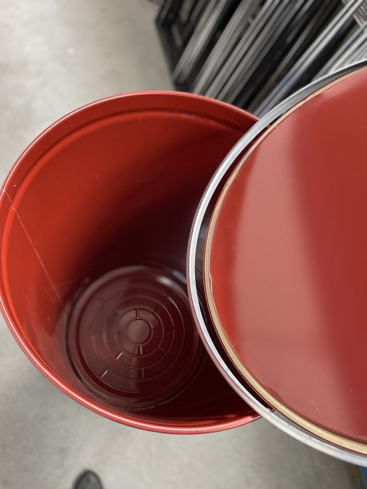 Vand butoie tabla cu grund la interior