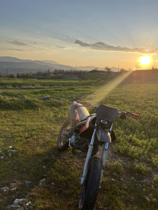 Derbi sendaa