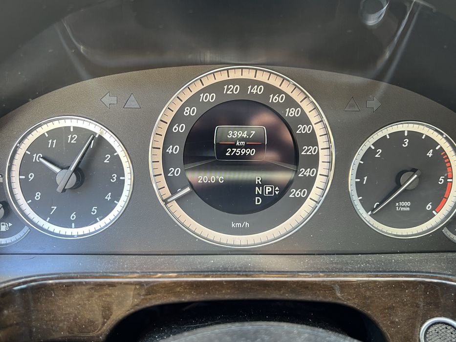 Mercedes-Benz E-Class E200