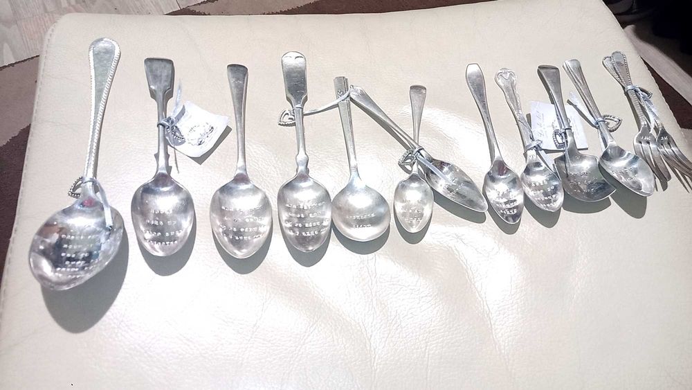 Посребрени прибори лъжици и вилички със пожелания на Анг30лв на бройка