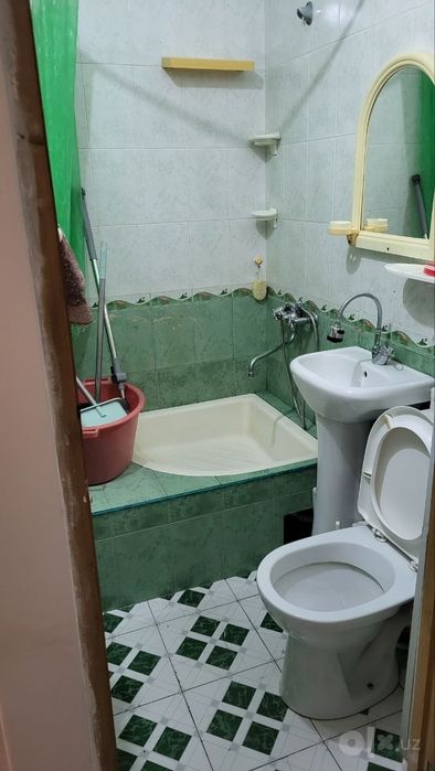 Юнусабад 4 квартал. Продается квартира 1/3/5