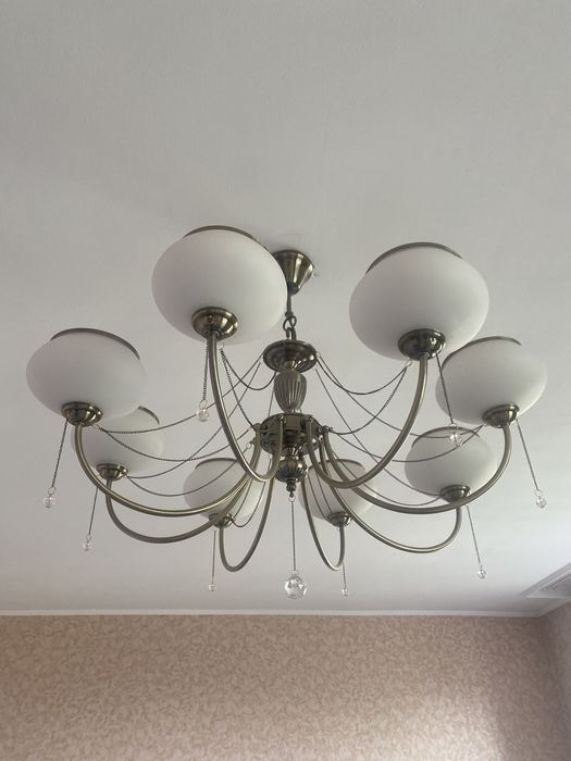 Продается люстра большого размера