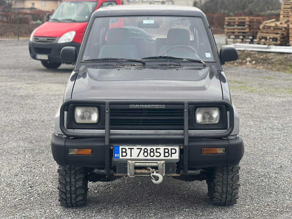 Daihatsu Feroza на части