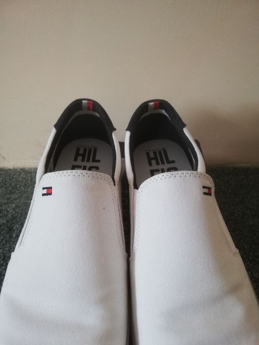 TOMMY HILFIGER Спортни обувки Slip On в Бяло 40 размер