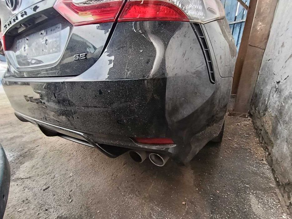 Бампер задний для Toyota Camry 70-75