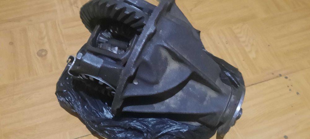 Продается редуктор заднего моста 35×9 в хорошем состоянии